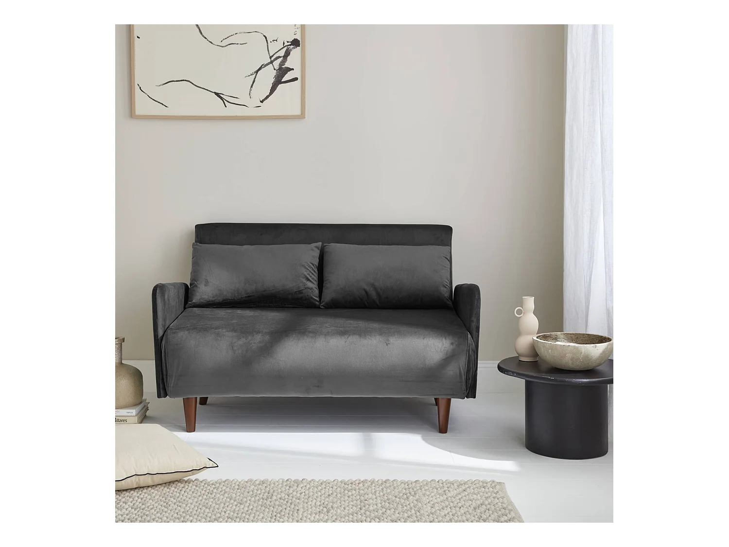 Canapé convertible en velours - Panam - 2 places scandinave. pieds bois foncé. gris foncé. banquette. dossier inclinable