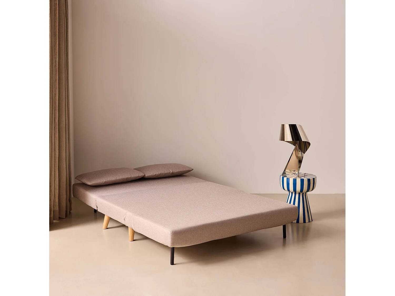 Divano letto in tessuto con gambe in legno, 2 posti, beige