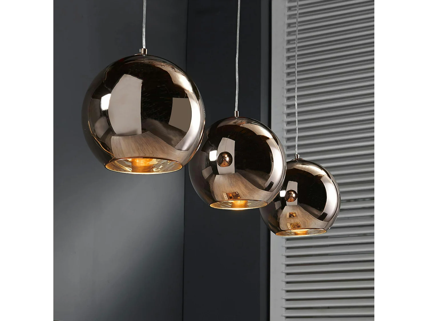 Suspension boule 3 lampes en verre cuivré JAVA