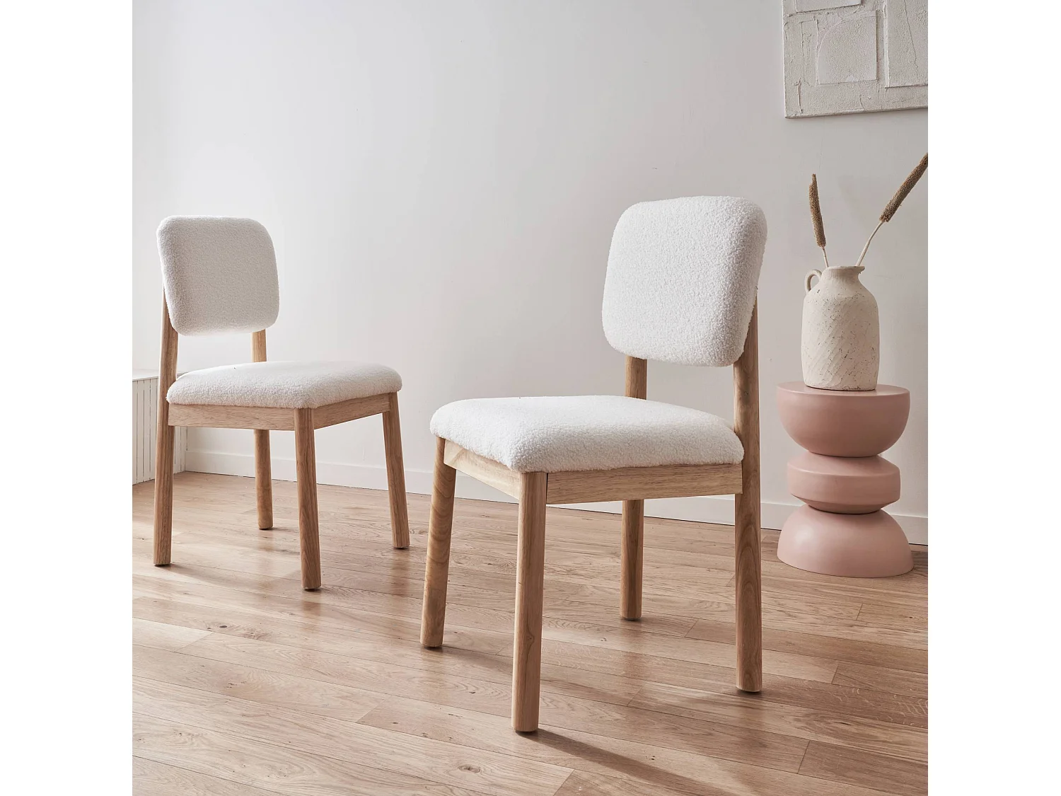 Set di 2 sedie imbottite in legno di hevea e bouclé, bianco