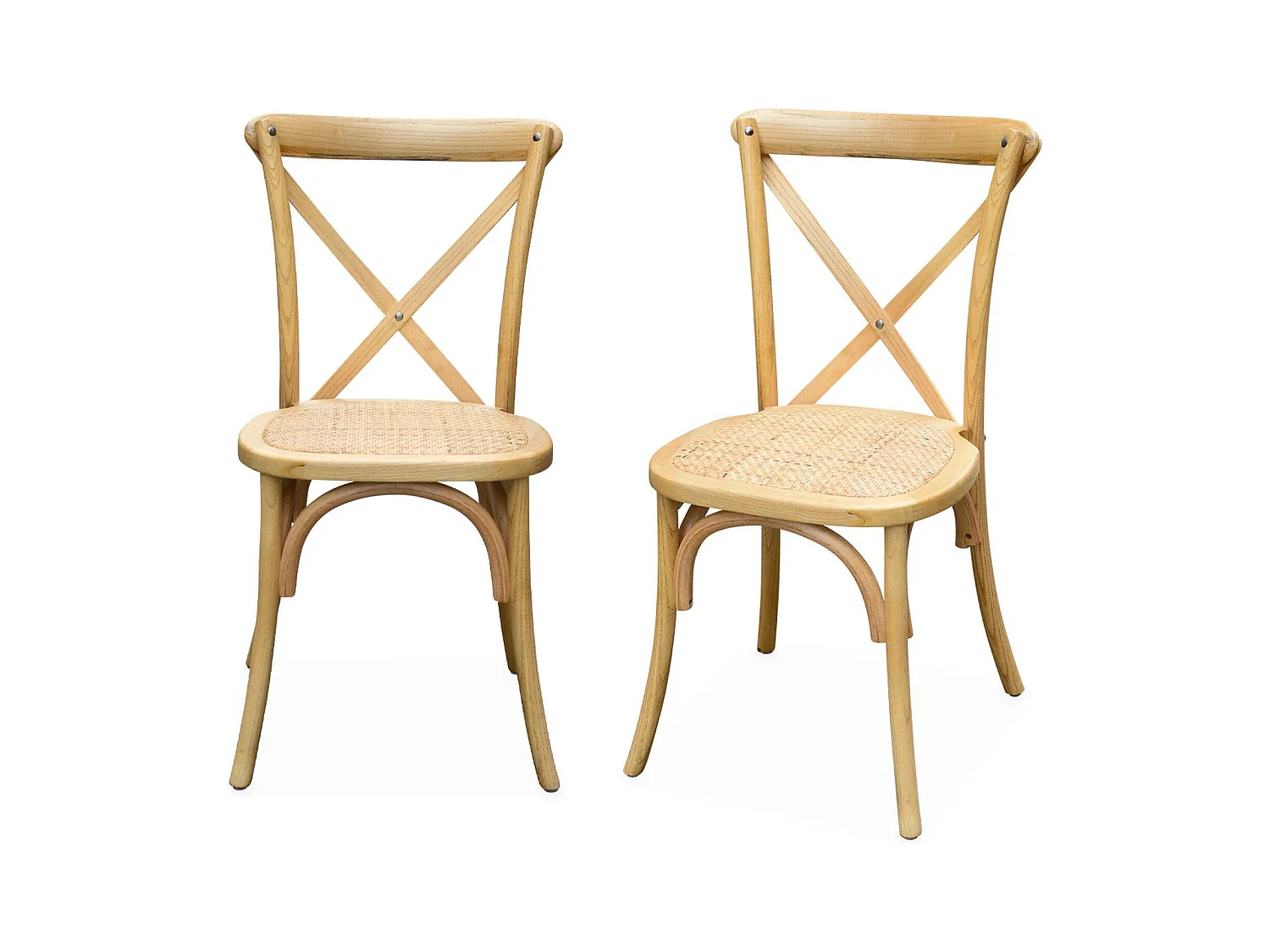 Lot de 2 chaises de bistrot en bois de cédrèle naturel. vintage. assise en rotin. empilables