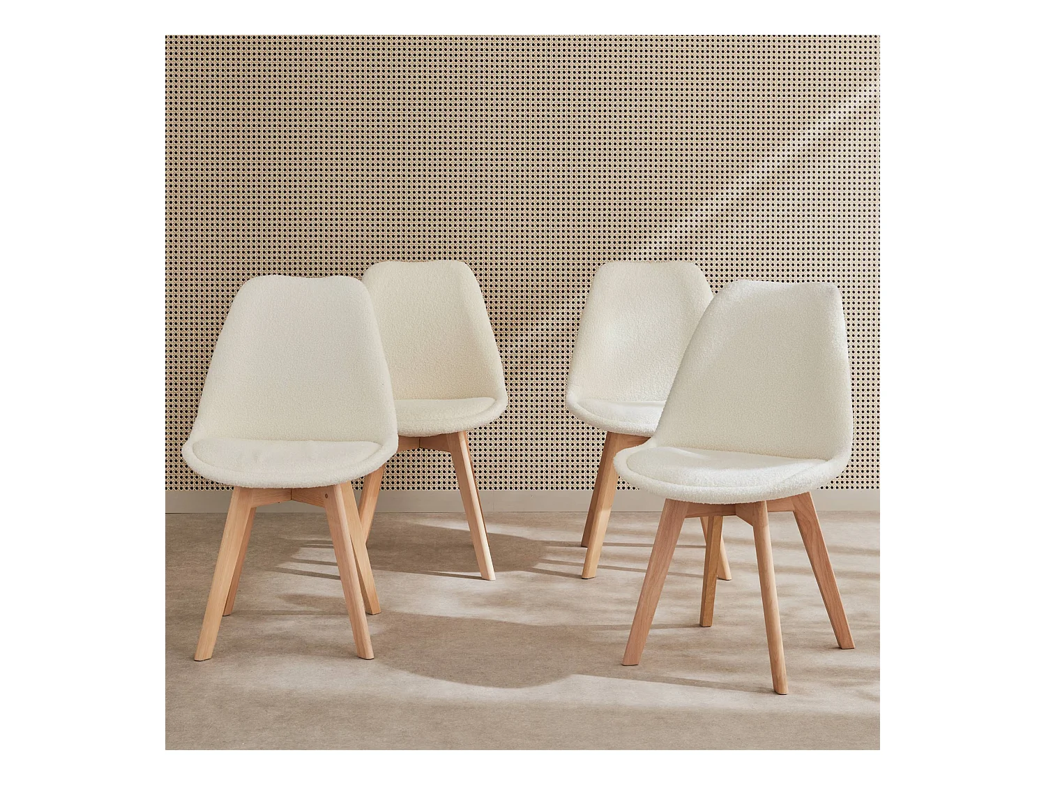 Set di 4 sedie scandinave bouclé, gambe in legno, bianco