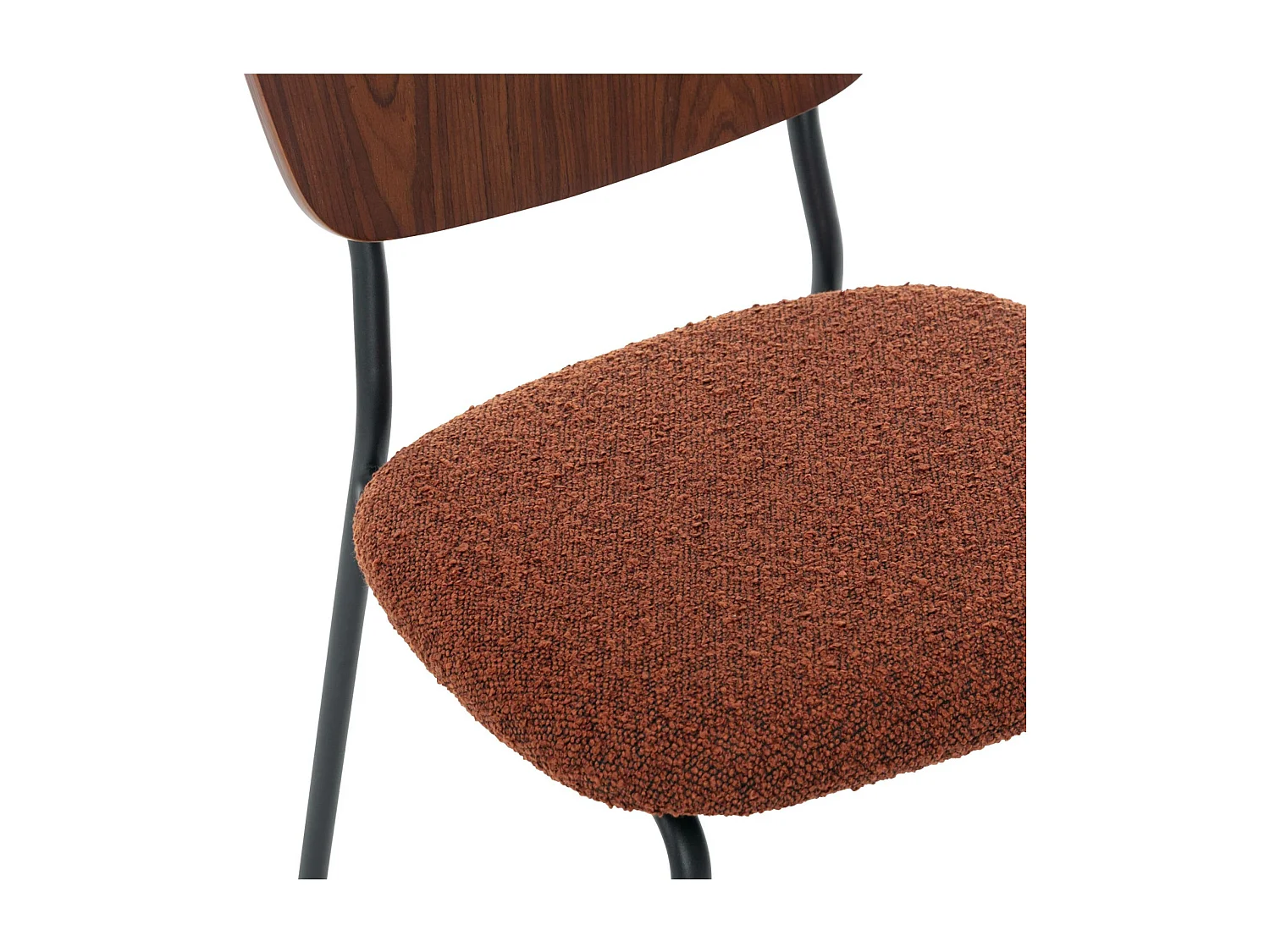Lot de 2 chaises assise bouclette texturée terracotta. dossier bois de peuplier courbé. pieds en métal noir mat