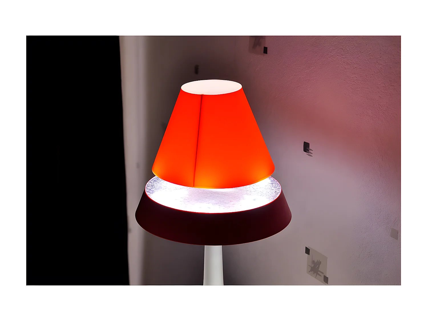 Lampe en lévitation ALTHURIA PureLine ROUGE
