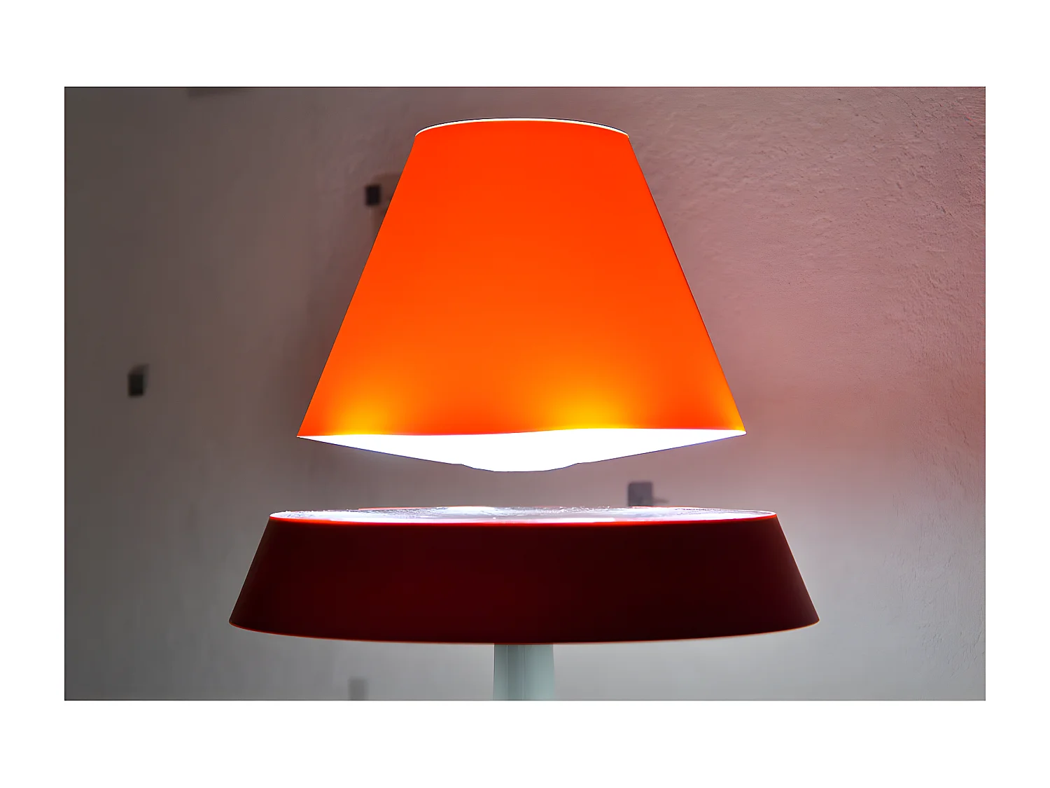 Lampe en lévitation ALTHURIA PureLine ROUGE