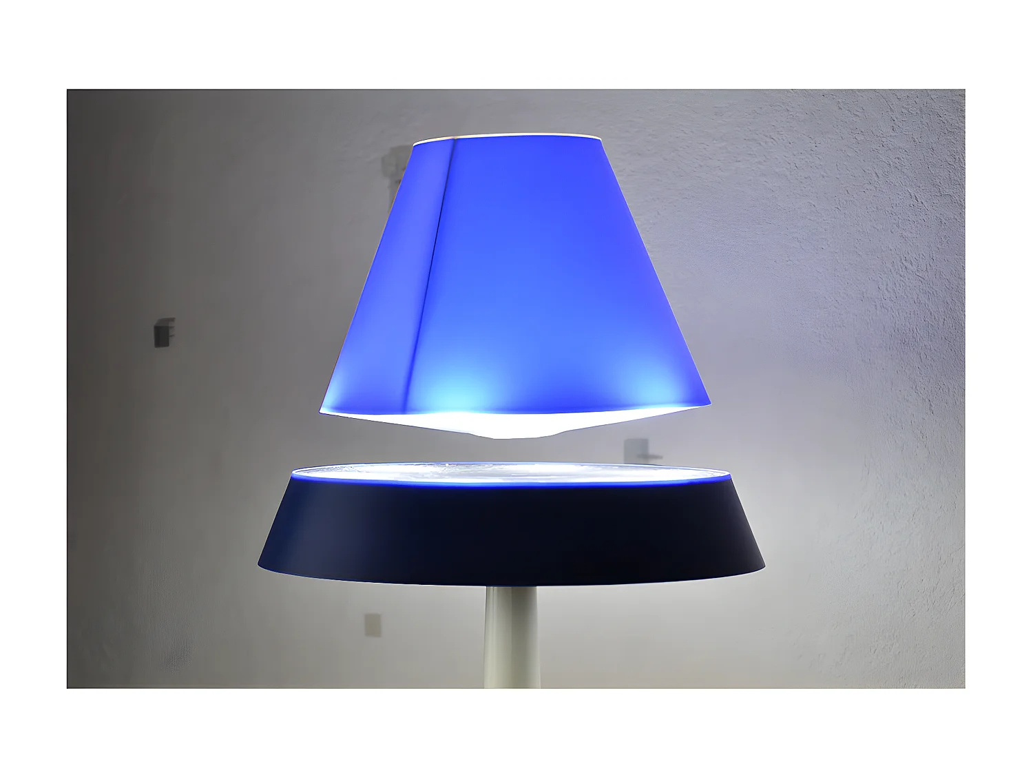 Lampe en lévitation ALTHURIA PureLine BLEUE