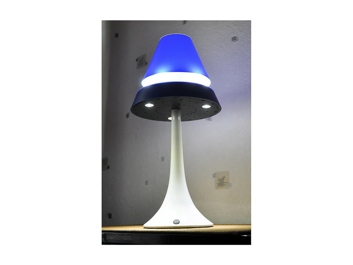 Lampe en lévitation ALTHURIA PureLine BLEUE
