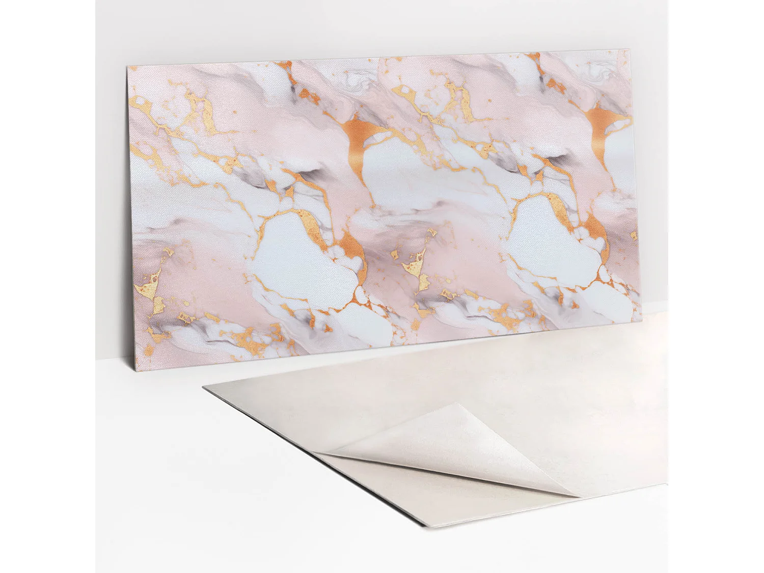 Selbstklebende wasserdichte Vinyl-Wandpaneele – Pastellmarmor und Gold 100 x 50 cm
