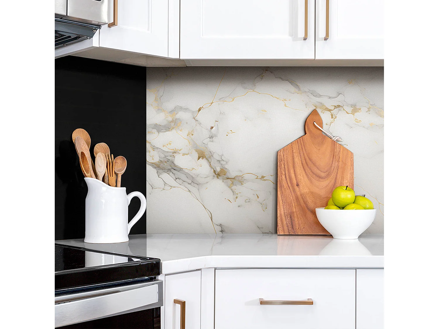 Selbstklebende wasserdichte Vinyl-Wandpaneele – Eleganter Marmor und Gold 100 x 50 cm