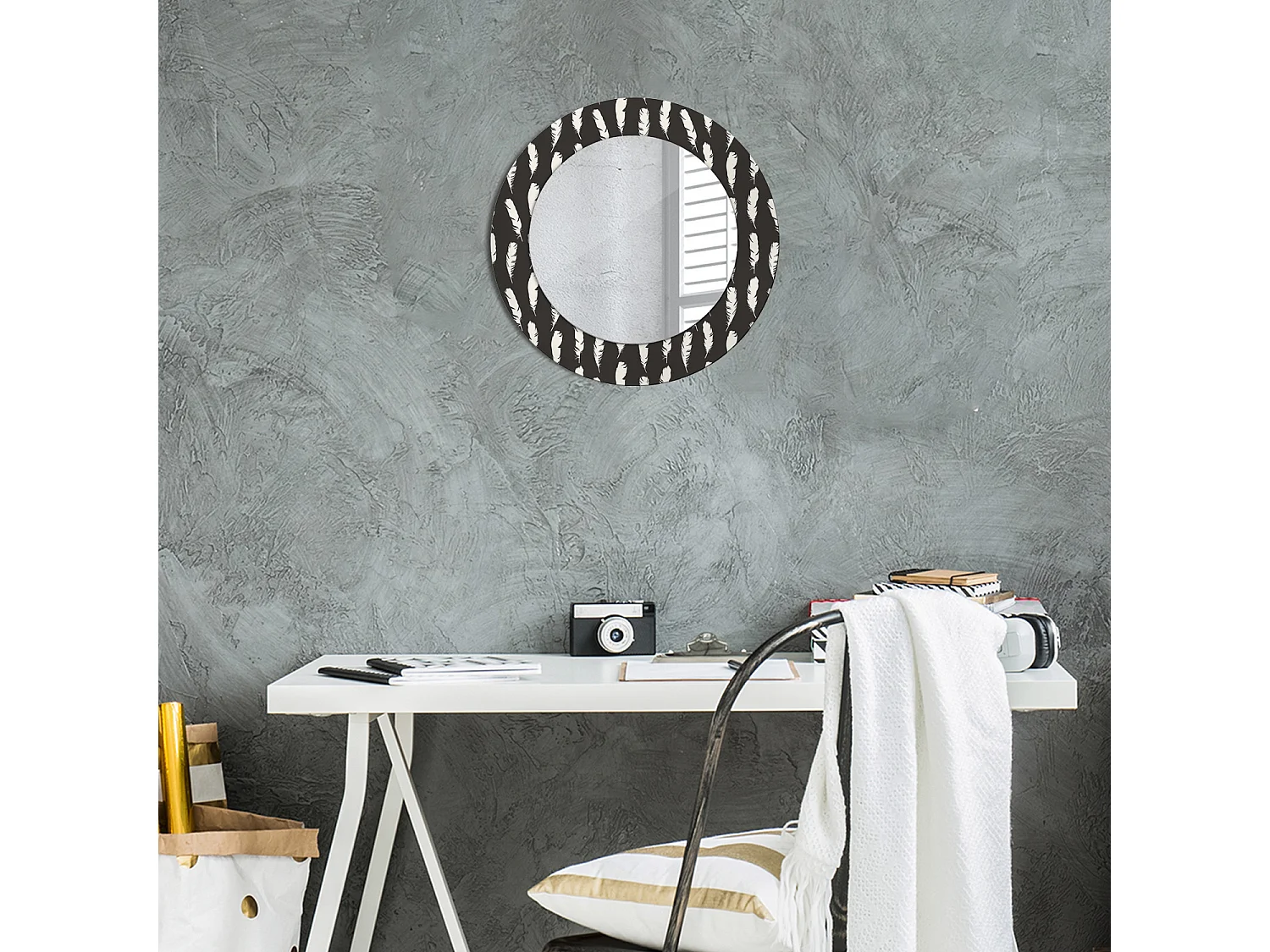 Decoratieve ronde spiegel - Zwart-witte veren - 50 cm