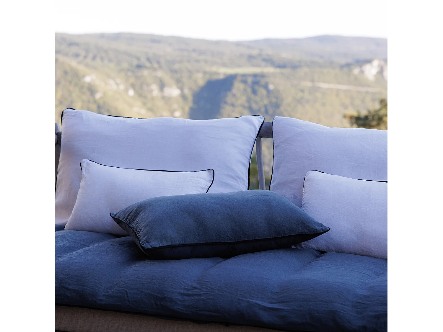 Housse de coussin PRELUDE 40x60 cm lin et coton lavé vert Sauge