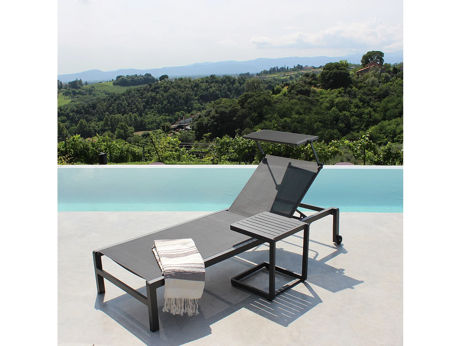 MilaniHome.it - lettino in alluminio con tettuccio di design per esterno giardino cm 78 l x 195 p x 32/54 hdi coloreAntracite
