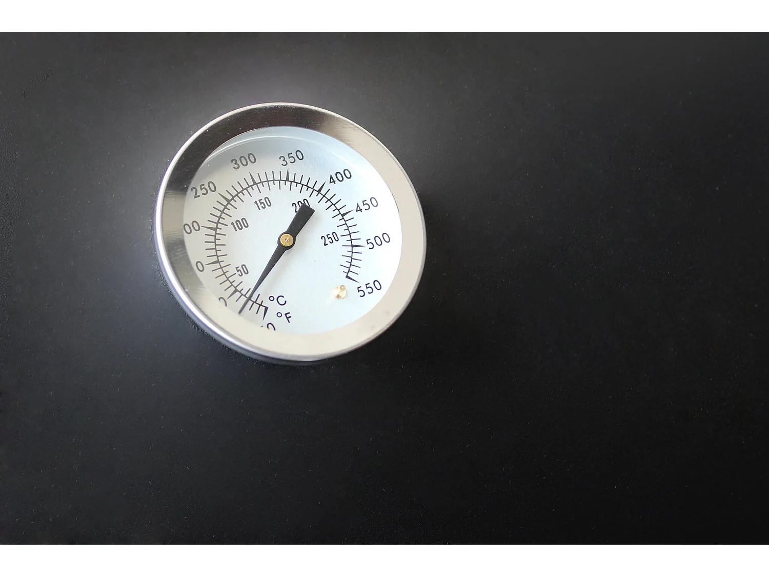 MilaniHome.it - Barbecue a carbonella affumicatore con ruote da campeggio grigliata di design americanodi coloreNero