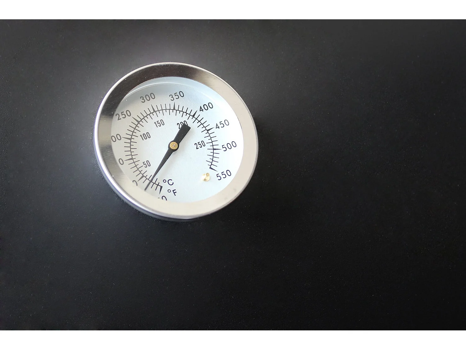 MilaniHome.it - Barbecue a carbonella affumicatore con ruote da campeggio grigliata di design americanodi coloreNero