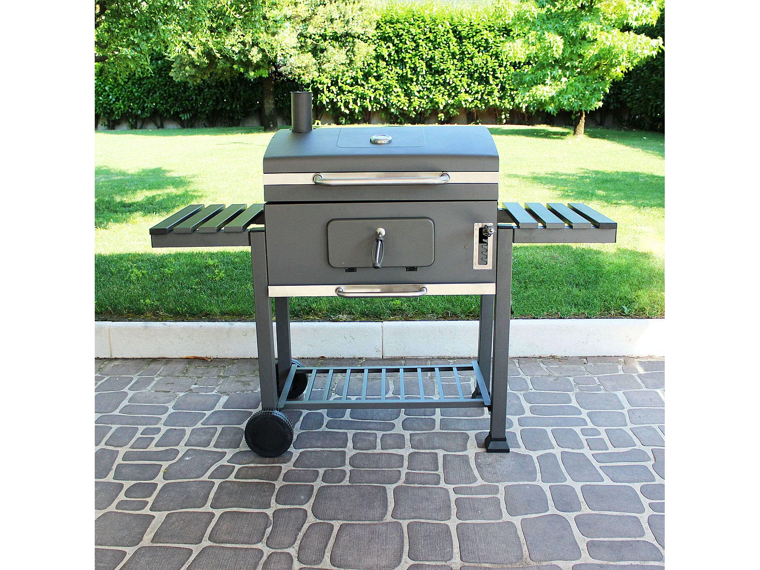 MilaniHome.it - barbecue a carbonella XL con coperchio e ruote regolatore di temperaturadi coloreNero