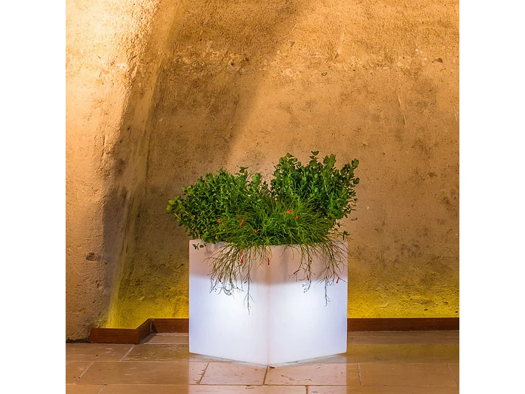 MilaniHome.it - Vaso luminoso RGB con pannello solare per esterno giardino multicolor cm 40 x 40 x 40 hdi coloreMulticolor