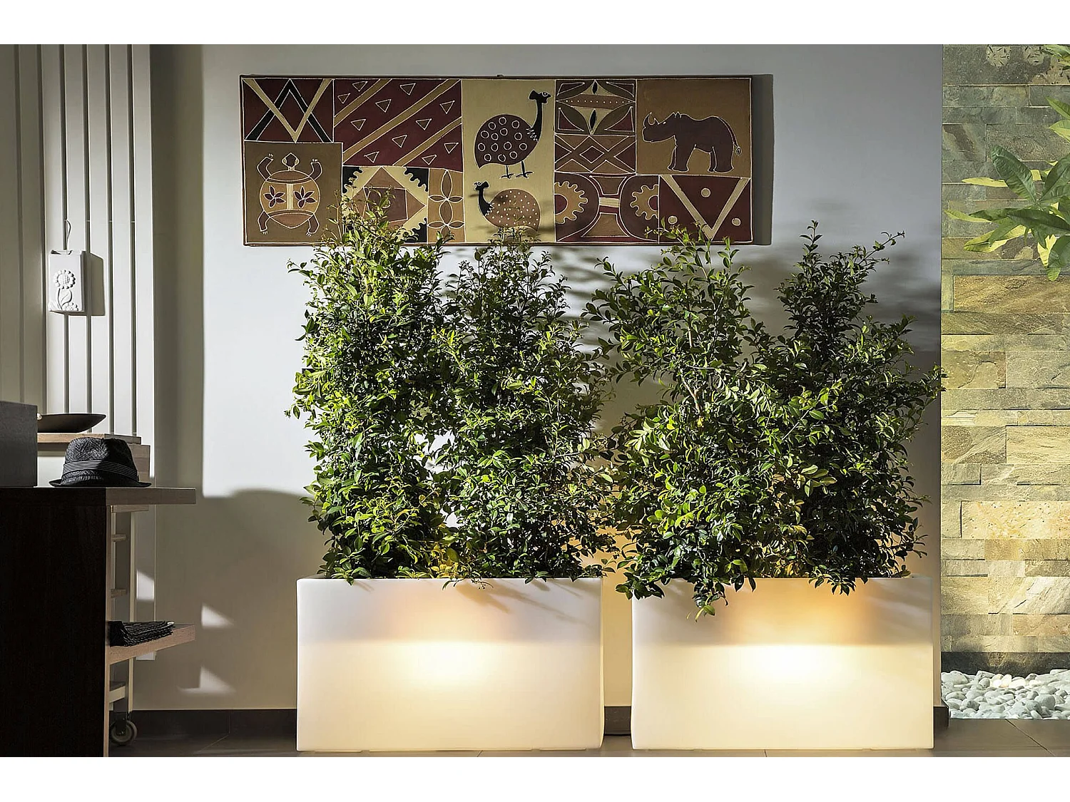 MilaniHome.it - fioriera luminiosa rgb con pannello solare per esterno giardino multicolor multicolor cm 80 x 35 x 50 hdi coloreMulticolor