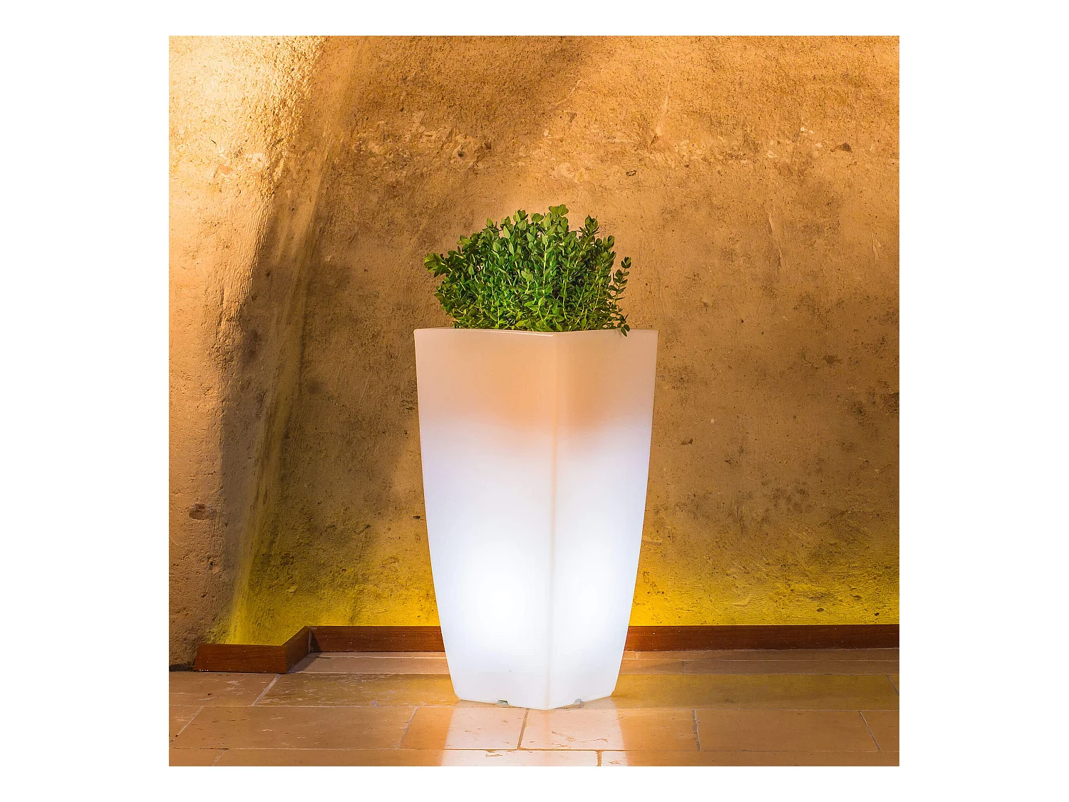 MilaniHome.it - Vaso luminoso RGB con pannello solare per esterno giardino multicolor cm 40 x 40 x 90 hdi coloreMulticolor