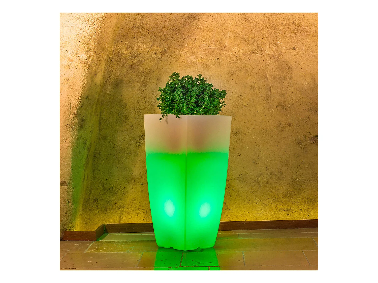 MilaniHome.it - Vaso luminoso RGB con pannello solare per esterno giardino multicolor cm 40 x 40 x 90 hdi coloreMulticolor