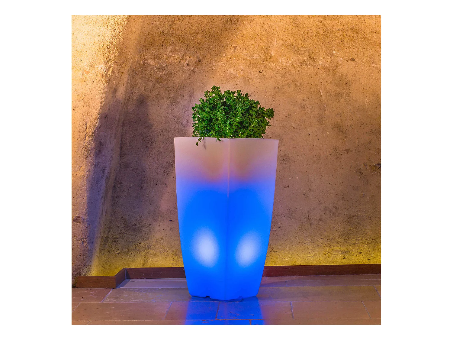 MilaniHome.it - Vaso luminoso RGB con pannello solare per esterno giardino multicolor cm 40 x 40 x 90 hdi coloreMulticolor