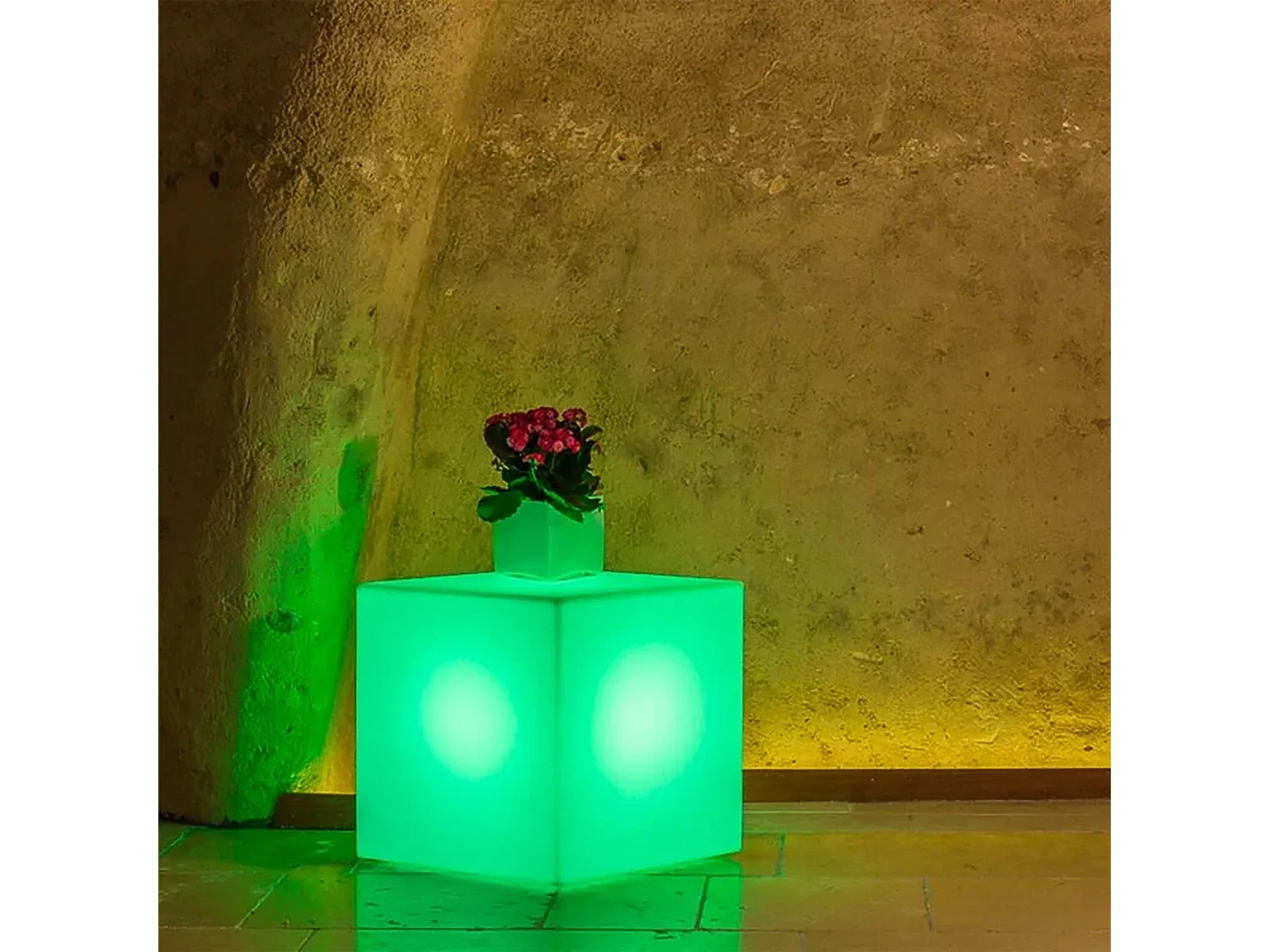 MilaniHome.it - cubo luminoso rgb con pannello solare per esterno giardino multicolor cm 40 x 40 x 40 hdi coloreMulticolor