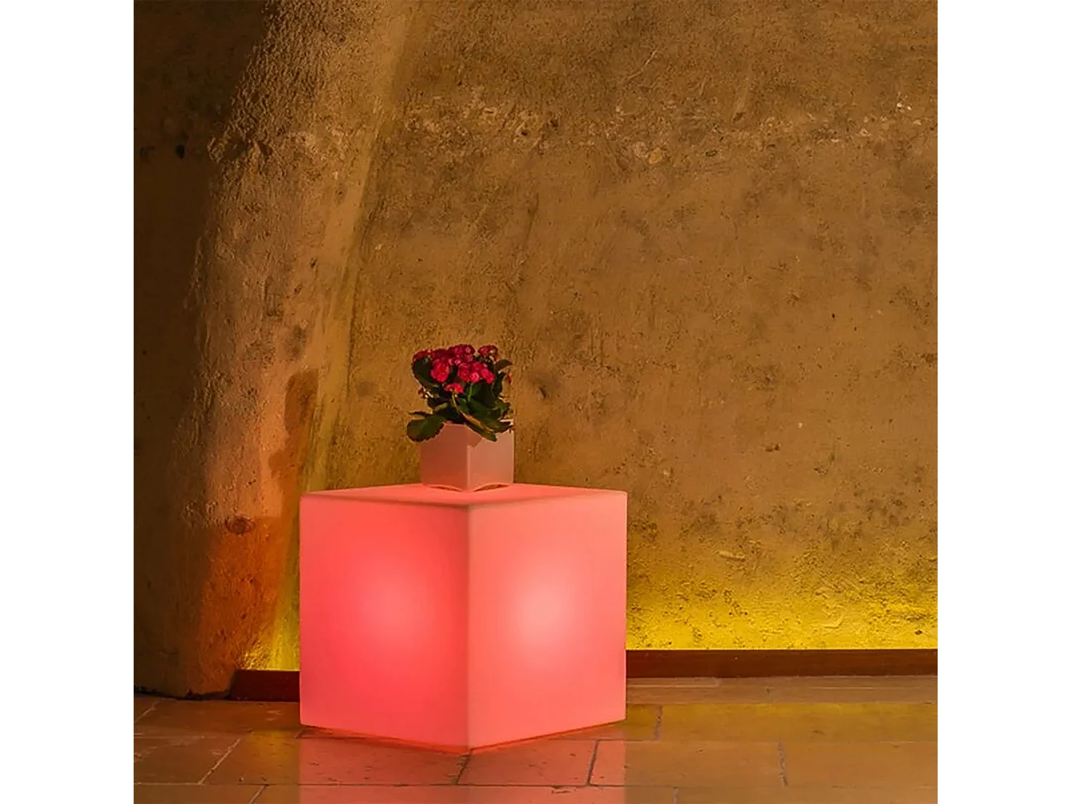 MilaniHome.it - cubo luminoso rgb con pannello solare per esterno giardino multicolor cm 40 x 40 x 40 hdi coloreMulticolor