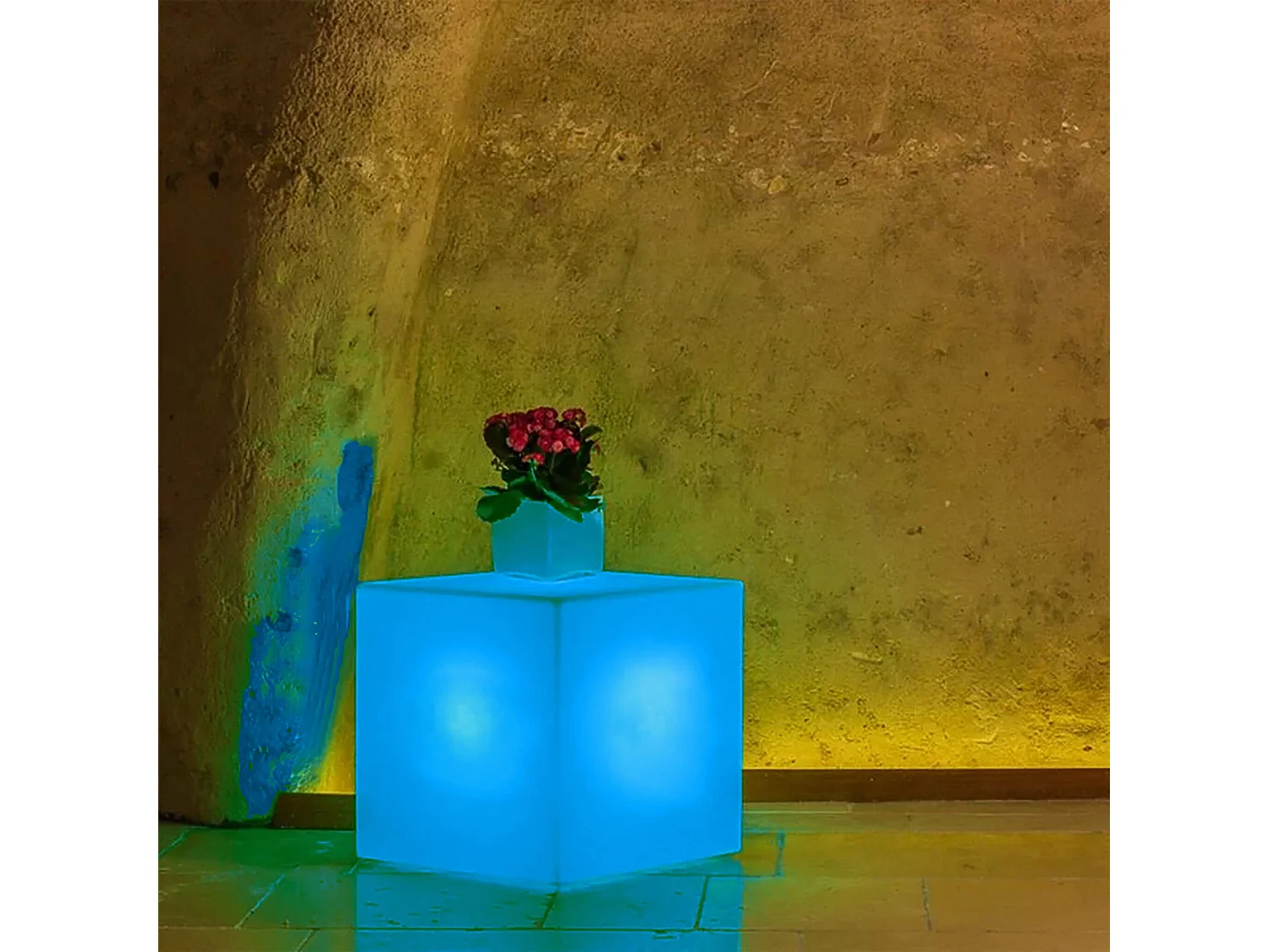 MilaniHome.it - cubo luminoso rgb con pannello solare per esterno giardino multicolor cm 40 x 40 x 40 hdi coloreMulticolor