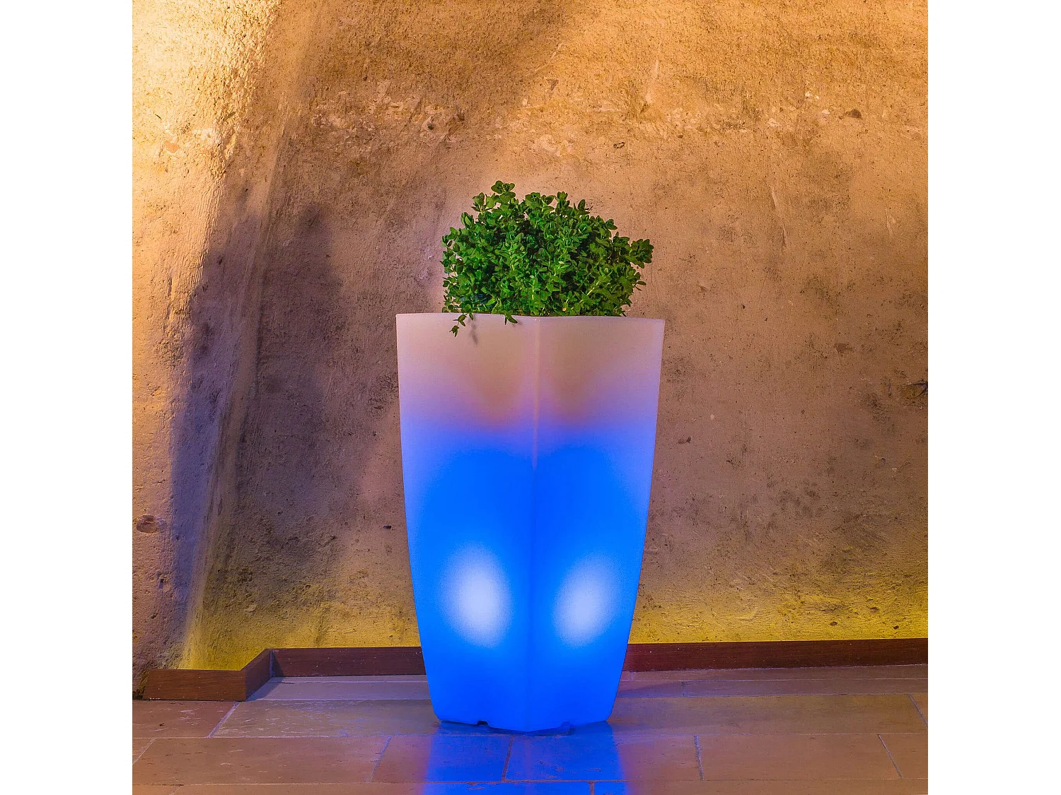 MilaniHome.it - Vaso luminoso RGB con pannello solare per esterno giardino multicolor cm 33 x 33 x 70 hdi coloreMulticolor