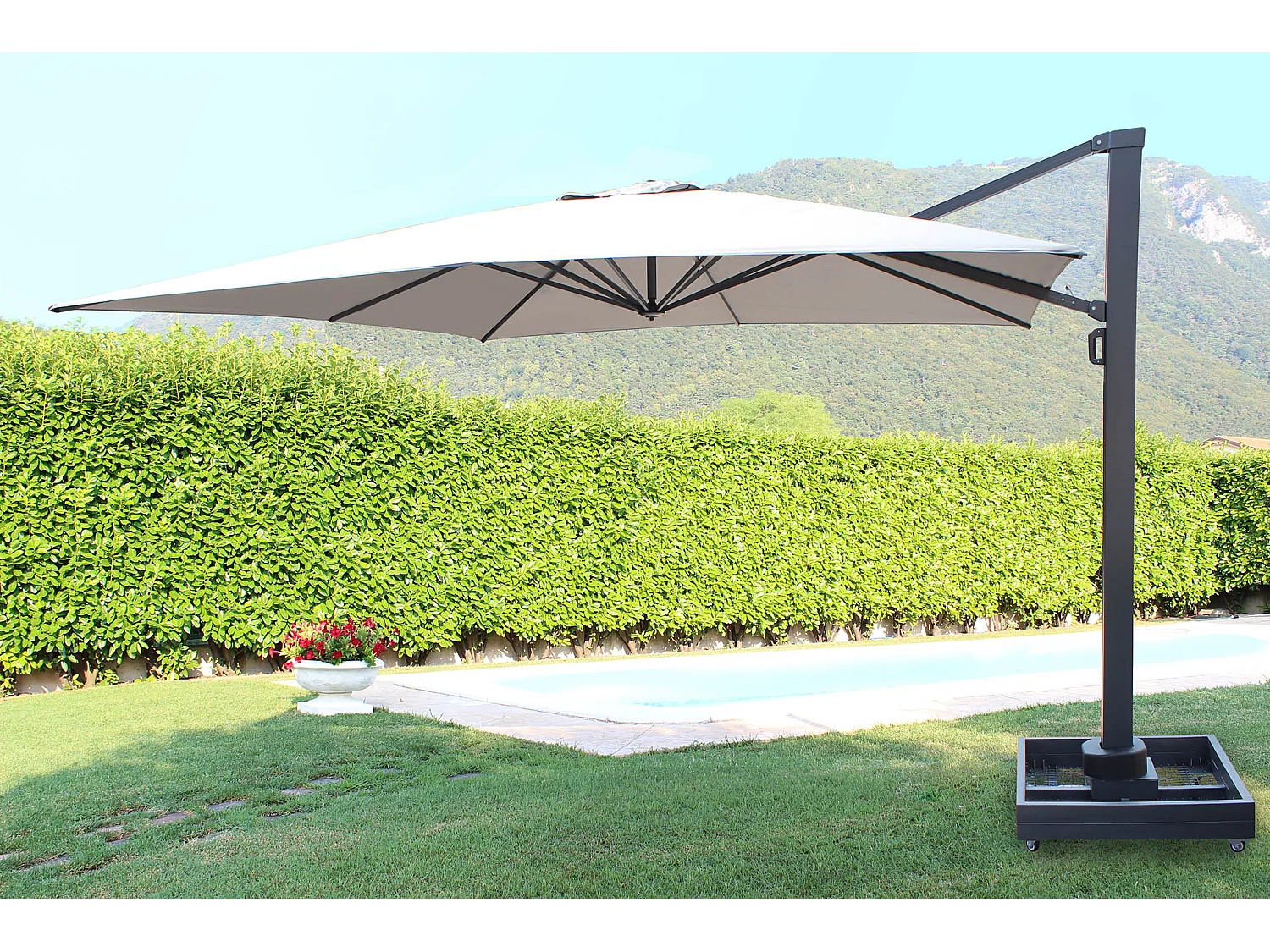 MilaniHome.it - Ombrellone Da Giardino 4x4 Palo Laterale In Alluminio Per Esterno Ristorante Gelateria Bar Hotel Albergodi coloreAntracite