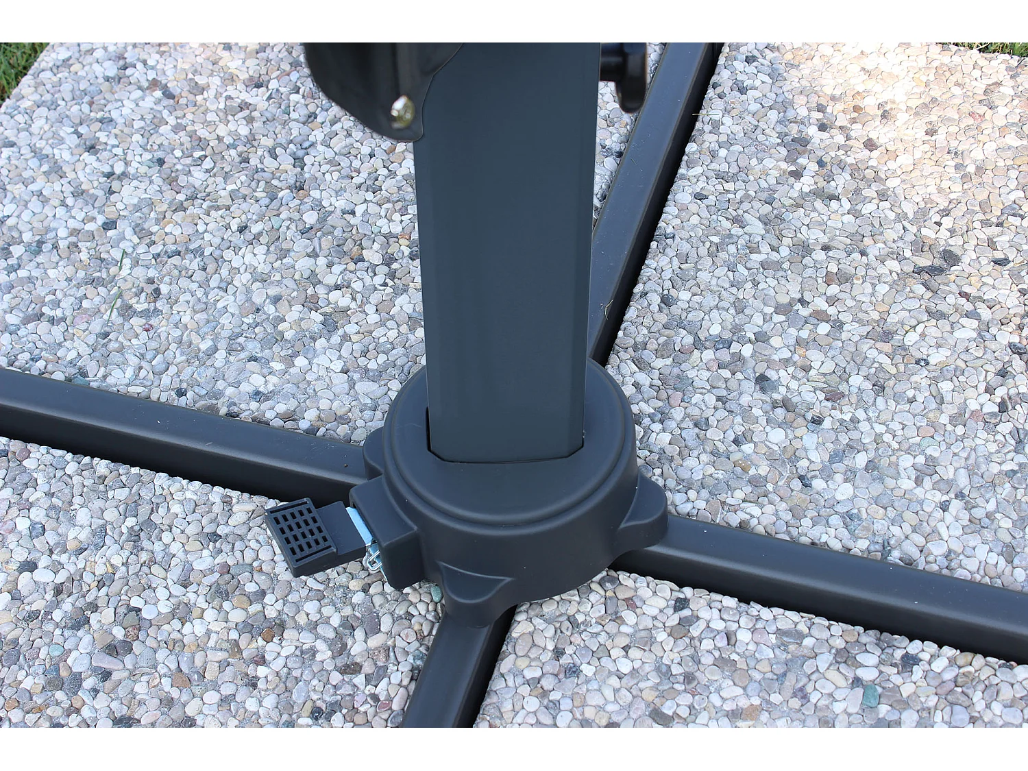 MilaniHome.it - ombrellone decentrato in alluminio 3 x 3 m di design per esterno giardino cm 300 l x 300 pdi coloreEcrù