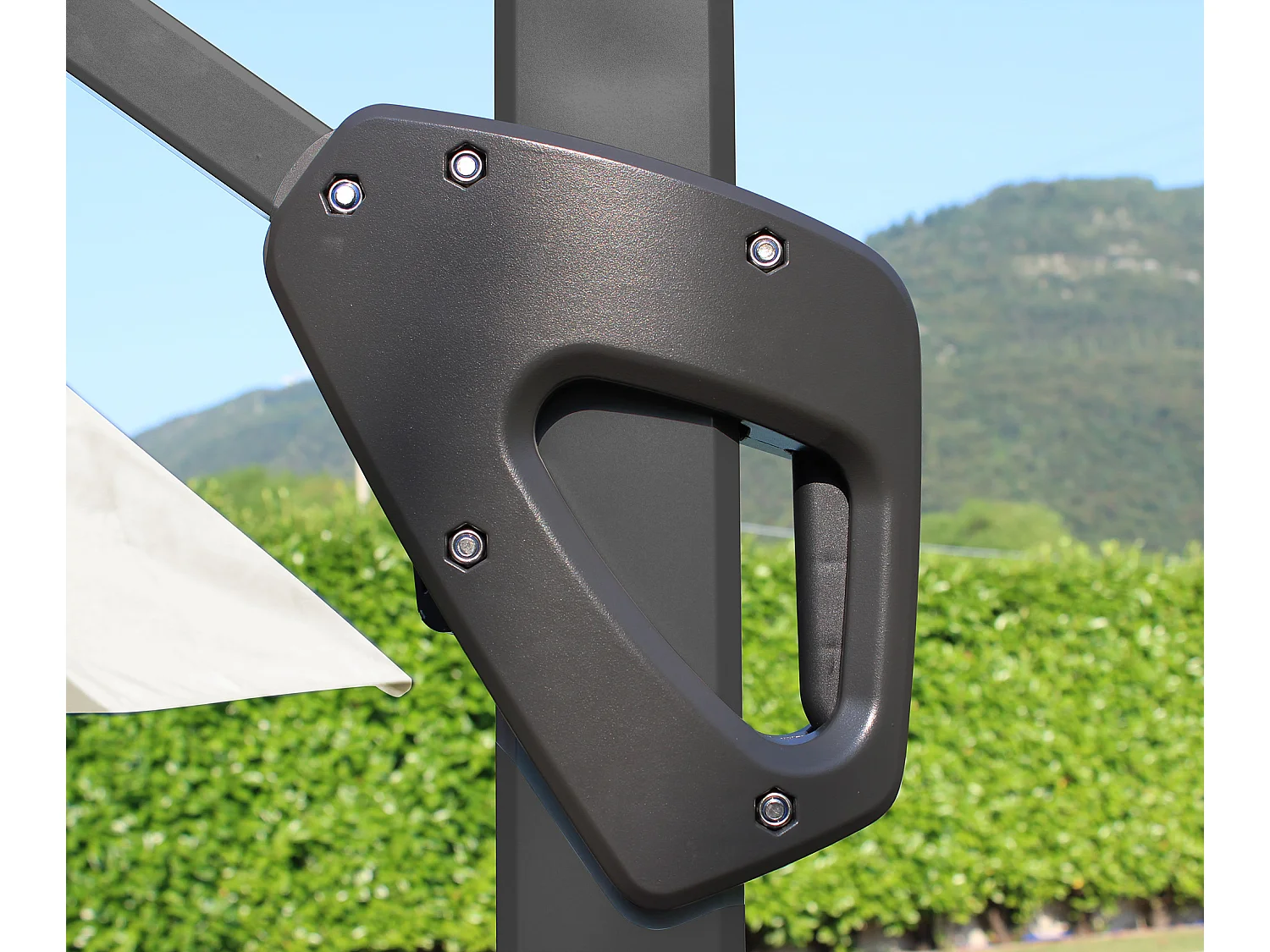 MilaniHome.it - ombrellone decentrato in alluminio 3 x 3 m di design per esterno giardino cm 300 l x 300 pdi coloreEcrù