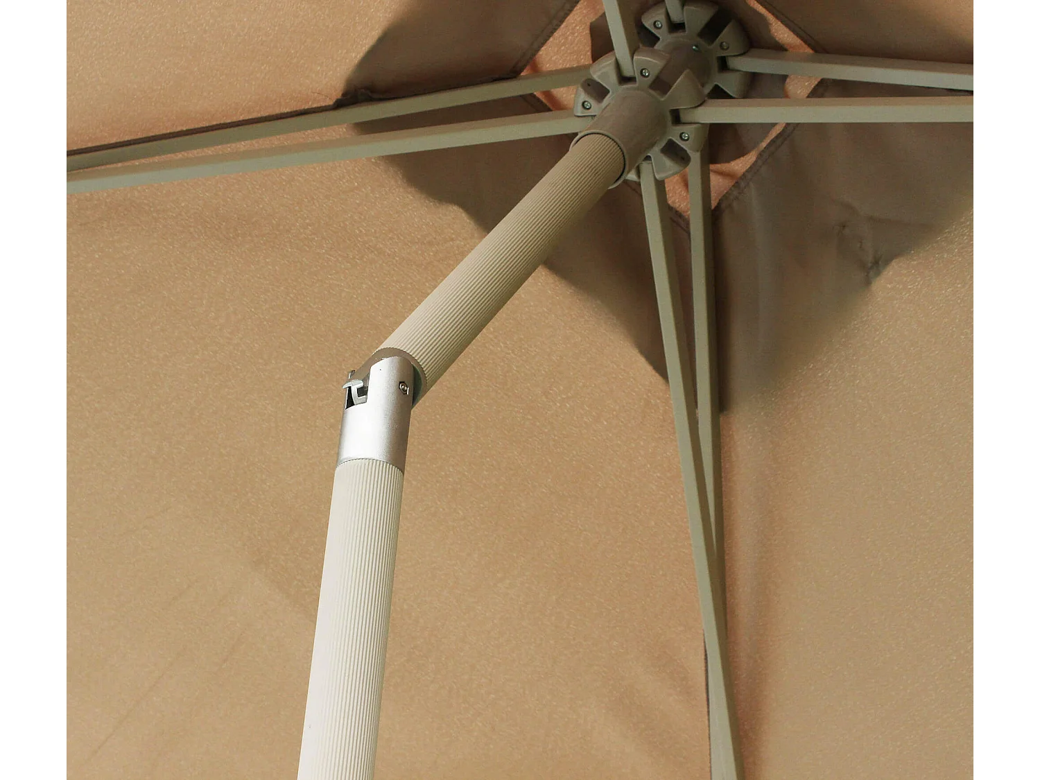 MilaniHome.it - Ombrellone Da Giardino 2x2 Palo Centrale Tortora Per Esterno Ristorante Gelateria Bar Hotel Albergodi coloreTortora