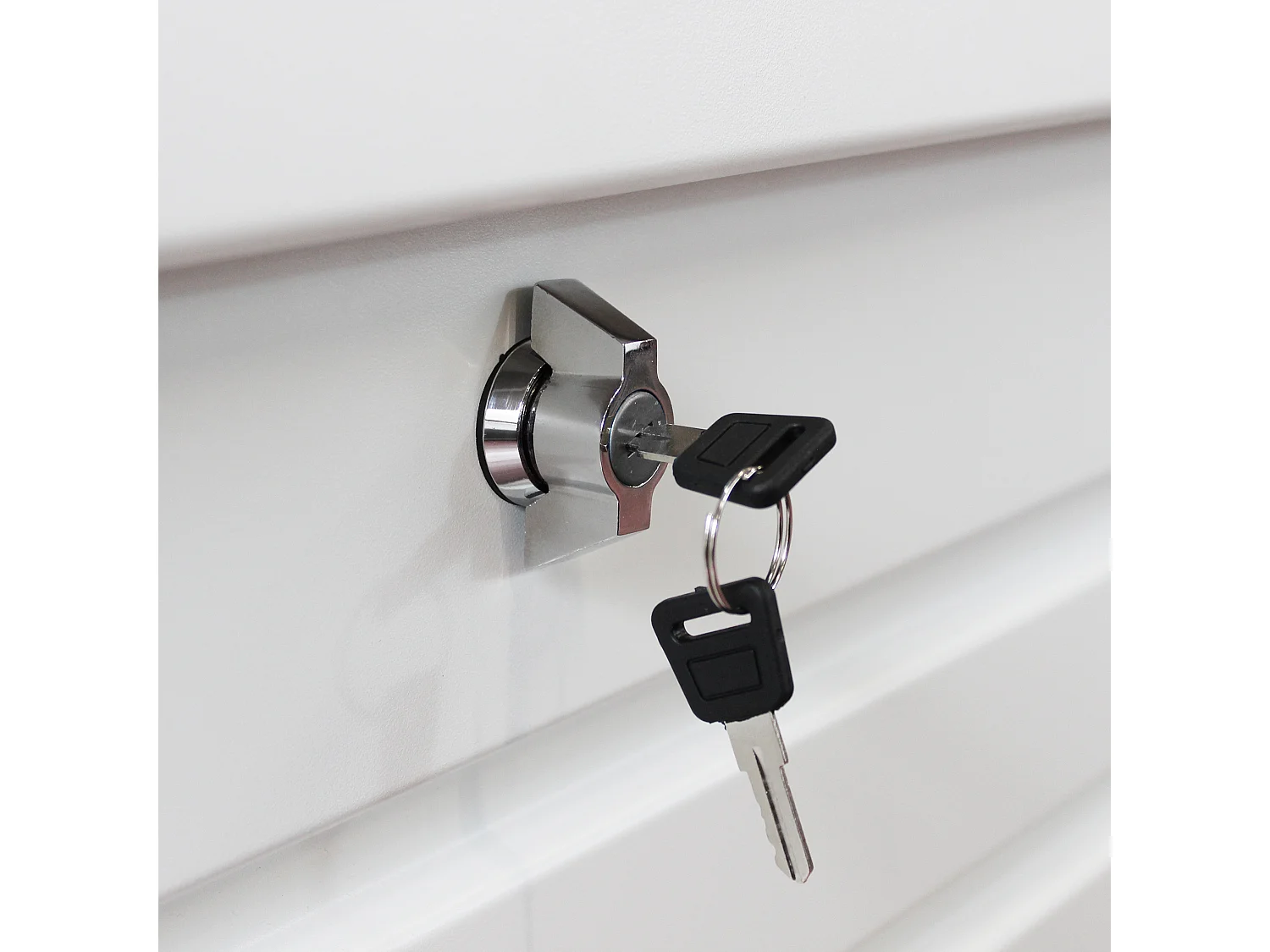 MilaniHome.it - baule da giardino in alluminio di design per esterno giardino cm 130 l x 61 p x 63 hdi coloreBianco