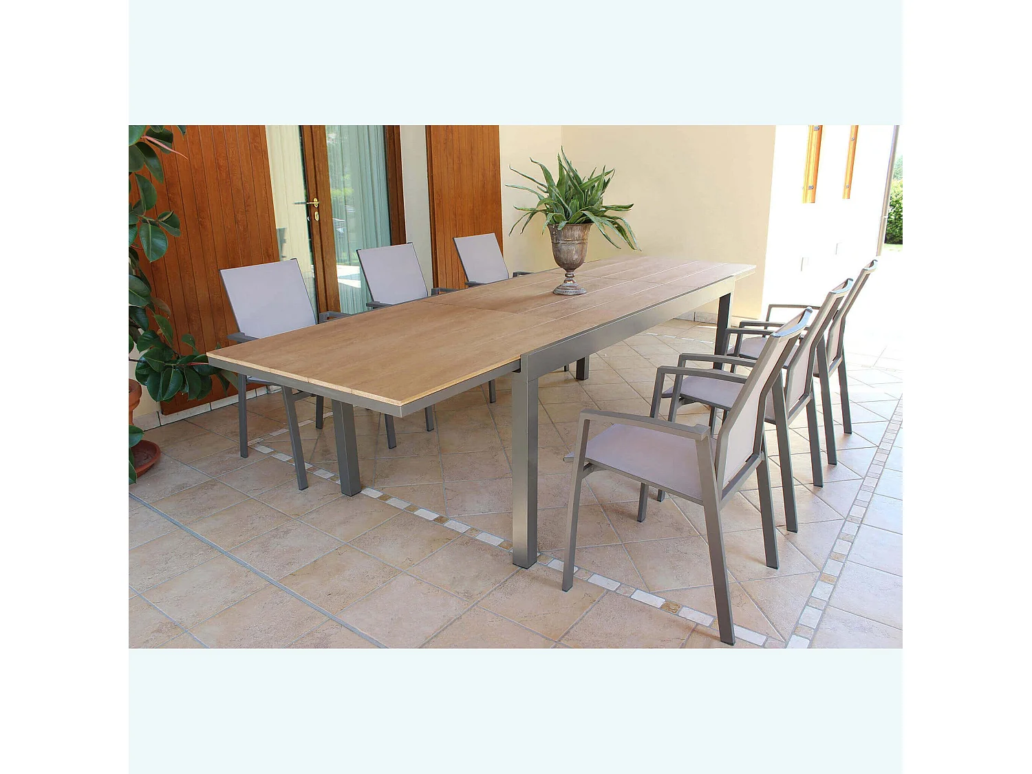 MilaniHome.it - Tavolo Rettangolare Allungabile In Alluminio Antracite E Polywood Marrone 200/300x95 Da Esterno Giardino, Per Ristorantedi coloreTaupe