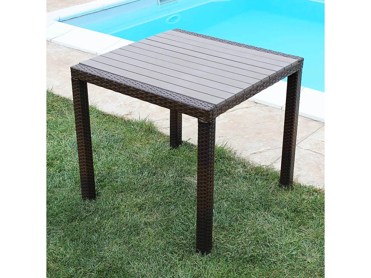 MilaniHome.it - Tavolo Da Giardino Moderno Di Design Cm 80x80 Marrone In Wicker Rattan Sintetico E Polywood Da Esternodi coloreMarrone