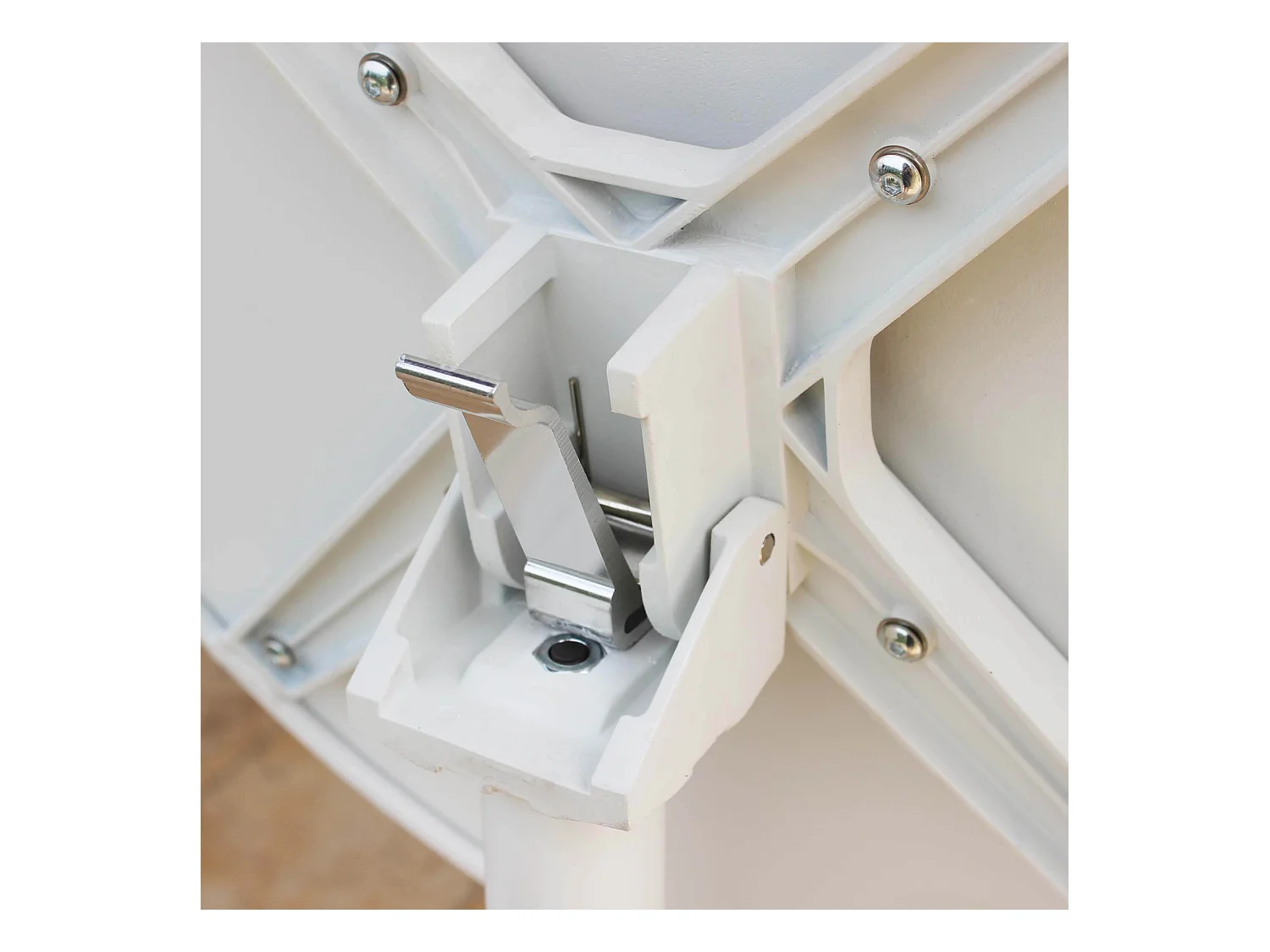 MilaniHome.it - Tavolo Alto In Metallo Per Bar Da Esterno Giardino Con Piano Ribaltabile, Cm diametro 60x102 H Colore Biancodi coloreBianco