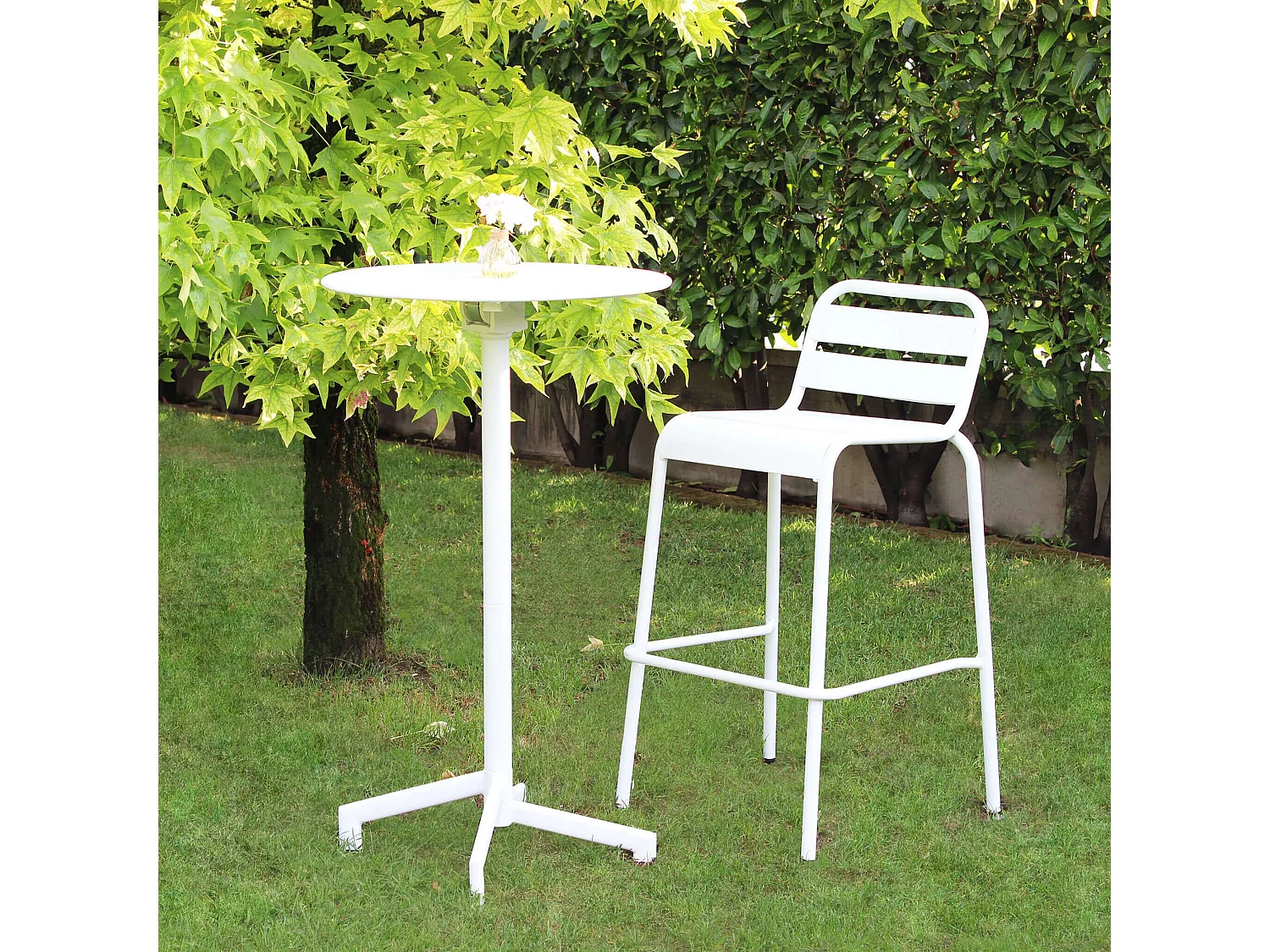 MilaniHome.it - Tavolo Alto In Metallo Per Bar Da Esterno Giardino Con Piano Ribaltabile, Cm diametro 60x102 H Colore Biancodi coloreBianco