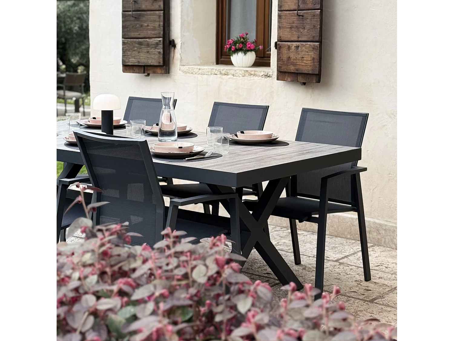 MilaniHome.it - Tavolo da giardino in alluminio e ceramica da esterno con piano in gres ad alta resistenza m 200x100di coloreAntracite