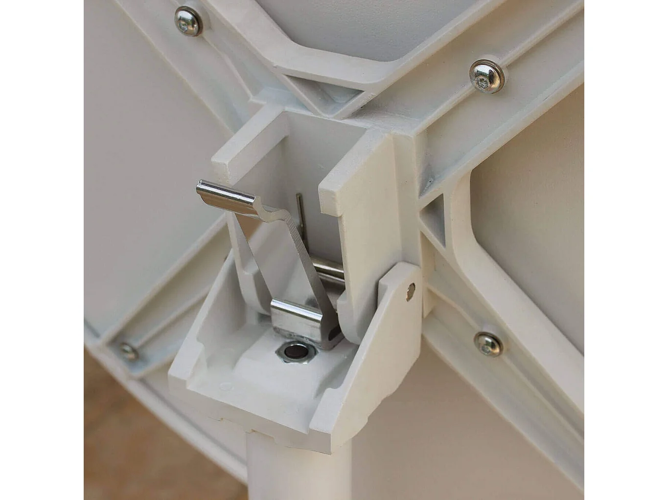 MilaniHome.it - Tavolo In Metallo Per Bar Da Esterno Giardino Con Piano Ribaltabile, Cm diametro 60x74 H Colore Tortoradi coloreTortora