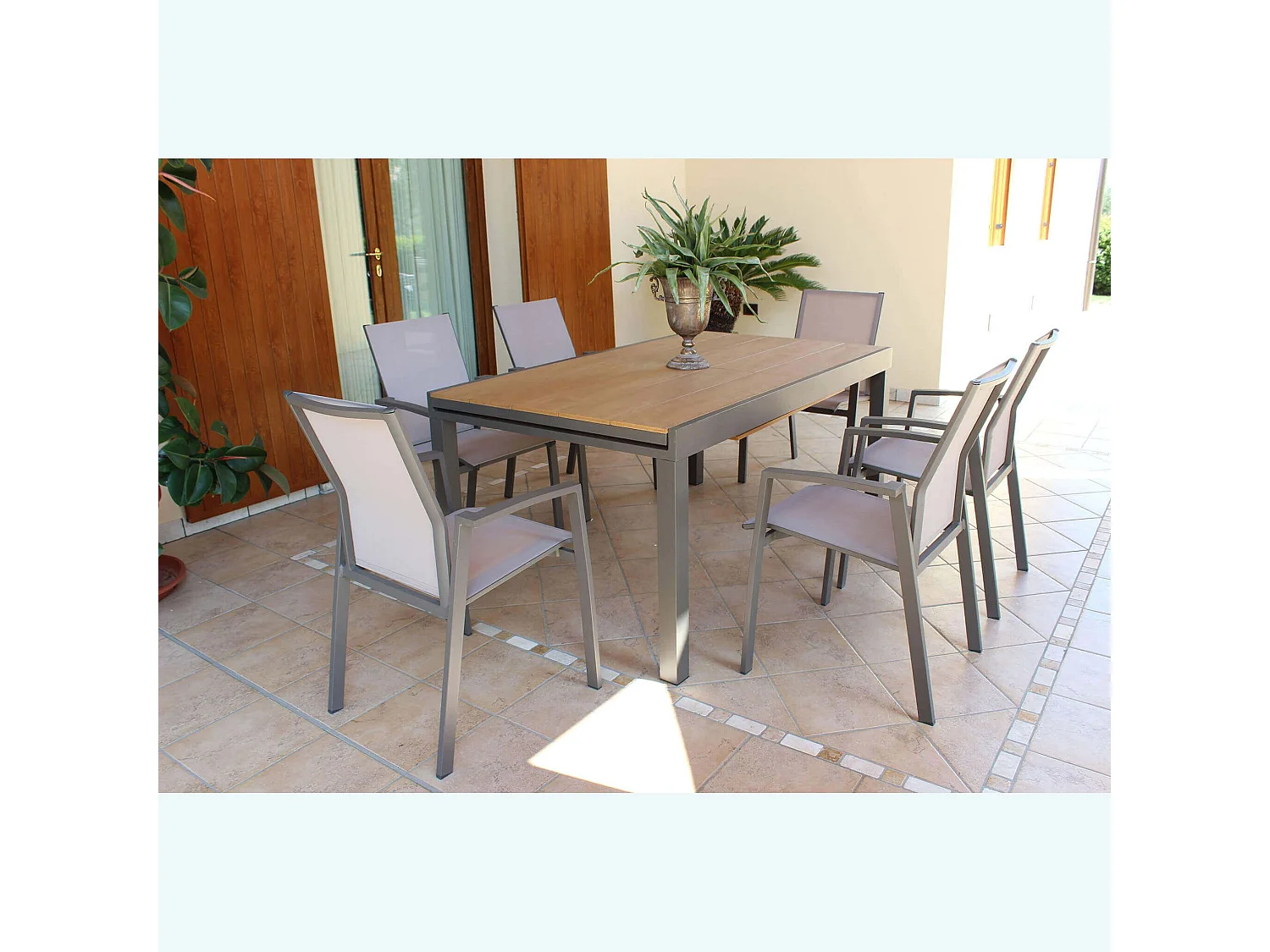 MilaniHome.it - Tavolo Rettangolare Allungabile In Alluminio Antracite E Polywood Marrone 160/240x95 Da Esterno Giardino, Per Ristorantedi coloreTaupe