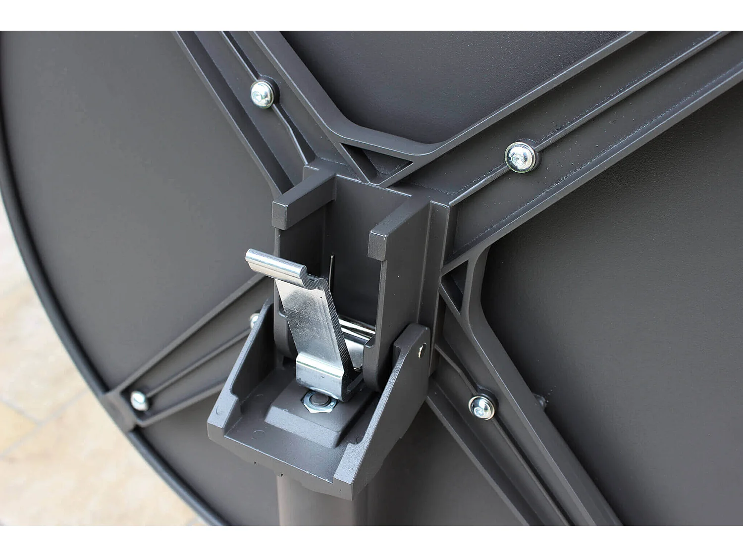 MilaniHome.it - Tavolo In Metallo Per Bar Da Esterno Giardino Con Piano Ribaltabile, Cm diametro 60x74 H Colore Grigiodi coloreGrigio scuro