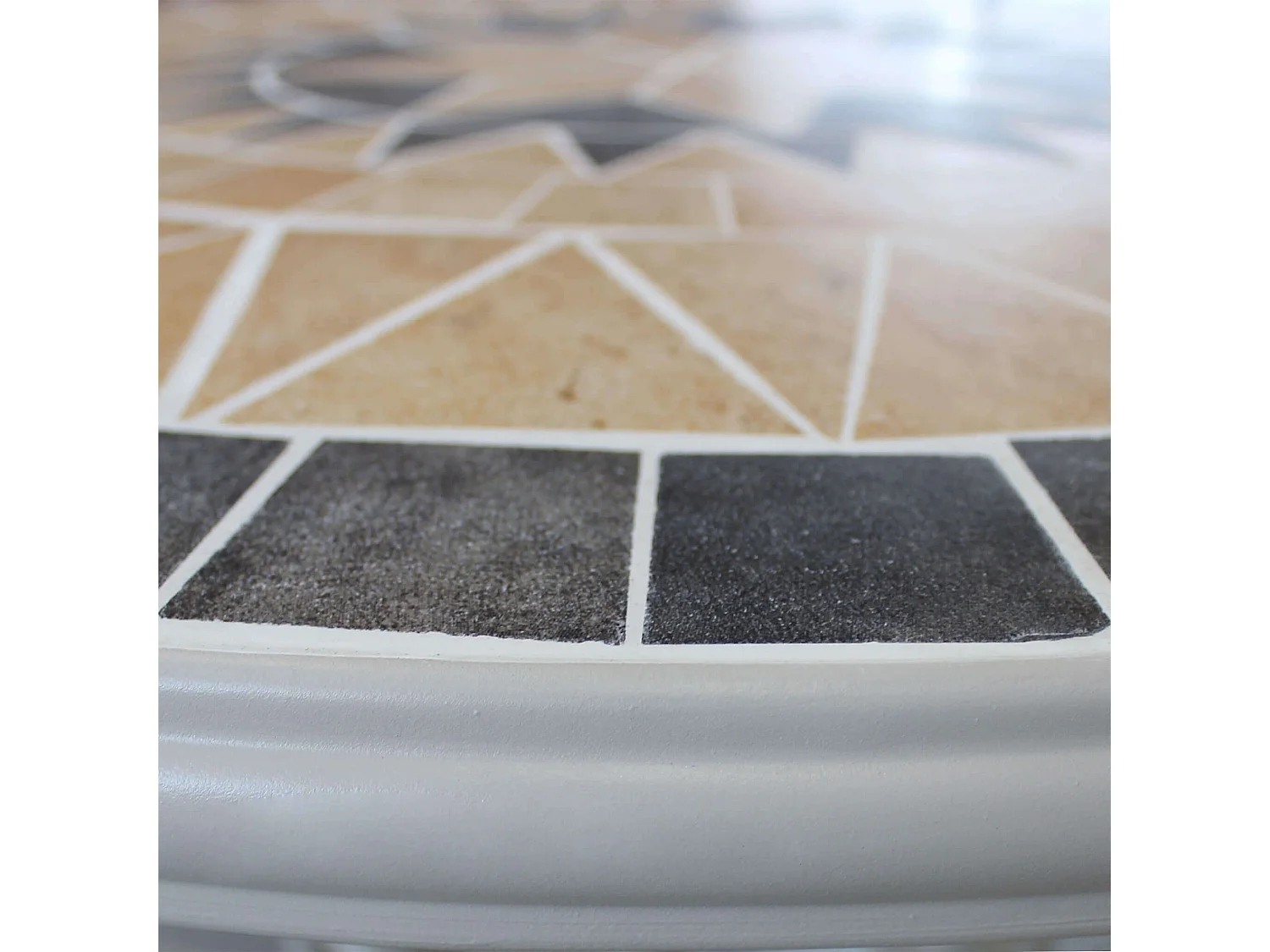 MilaniHome.it - Tavolo Rotondo Fisso In Ferro Diametro 90 Piano In Mosaico Per Esterno Giardino, Portico, Ristorante, Gelateria Bar Hotel Albergodi coloreTortora