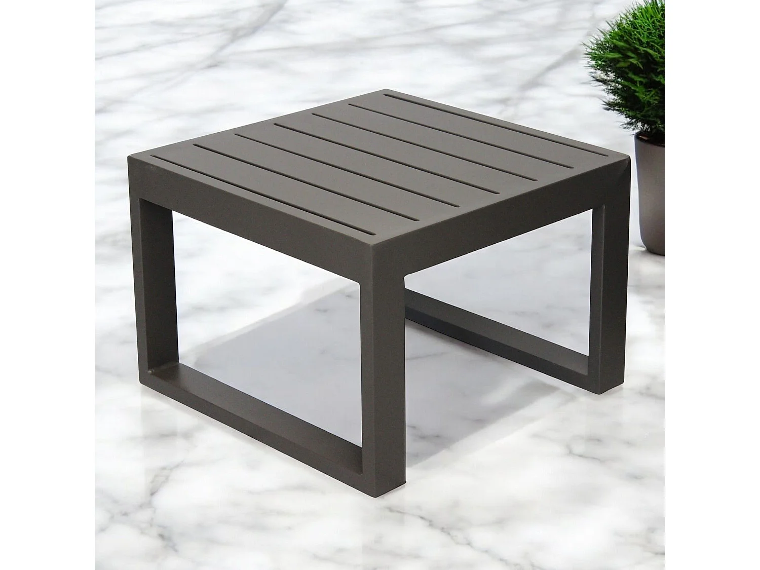 MilaniHome.it - Tavolino Salotto Giardino Quadrato Fisso 45x45 Taupe Da Esterno Per Ristorante Agriturismo Albergo Lettinodi coloreTaupe