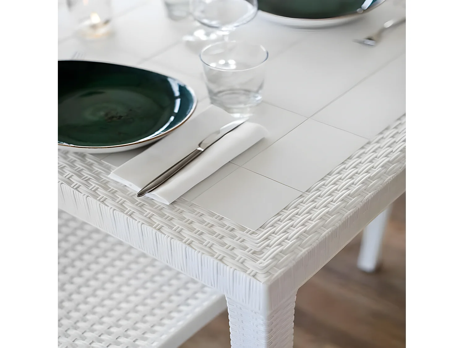 MilaniHome.it - Tavolo Da Giardino Quadrato Fisso In Wicker Stampato Bianco Cm 80x80 Da Esterno Giardino Terrazzo Portico Locale Bardi coloreBianco