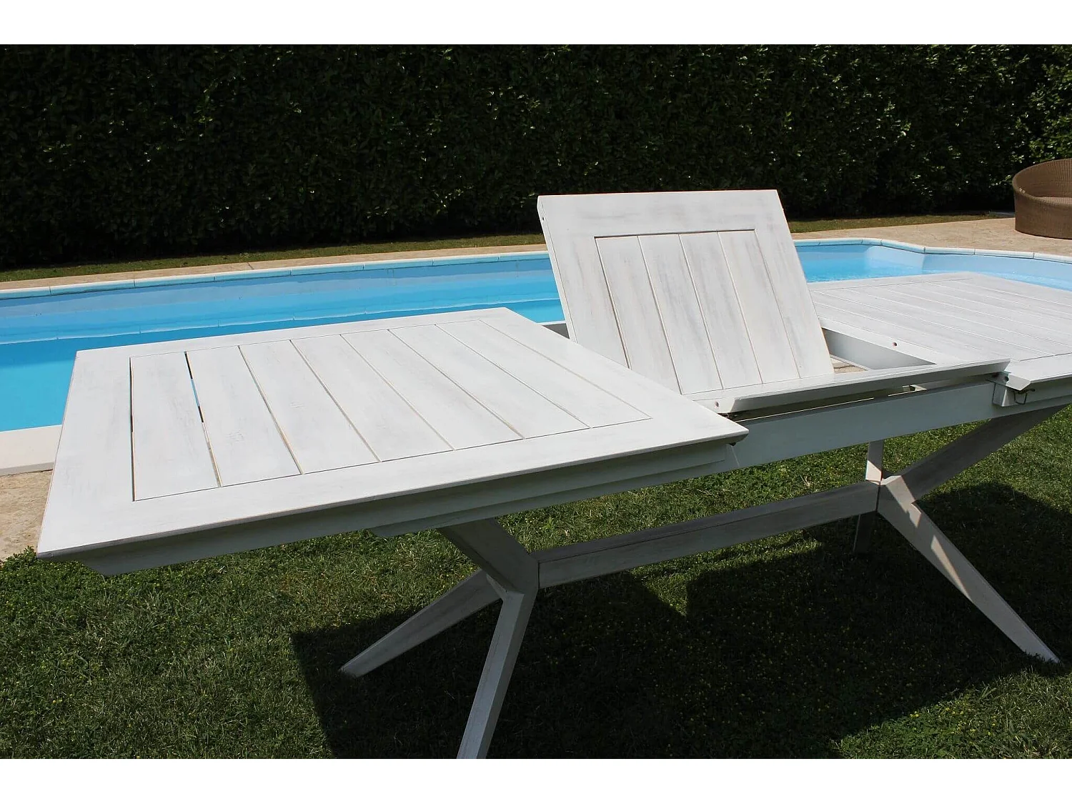 MilaniHome.it - Tavolo Rettangolare Allungabile In Legno Di Acacia 180/240x90 Bianco Per Esterno Giardino Portico Ristorante Bar Hoteldi coloreBianco