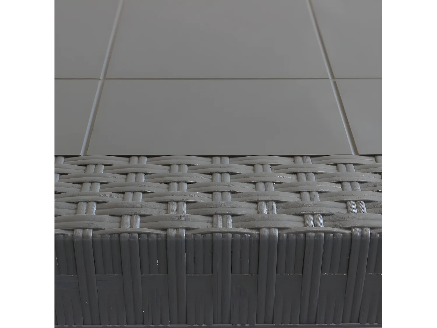 MilaniHome.it - Tavolo Da Giardino Quadrato Fisso In Wicker Stampato Taupe Cm 80x80 Da Esterno Giardino Terrazzo Portico Locale Bardi coloreTaupe