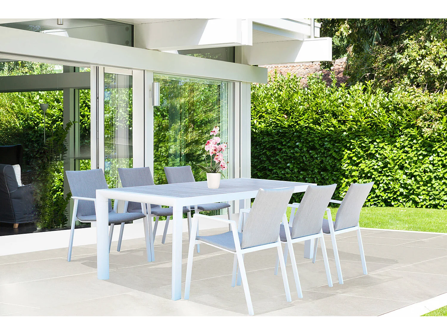 MilaniHome.it - Tavolo da giardino in alluminio con piano in ceramica effetto legno di design.di coloreBianco