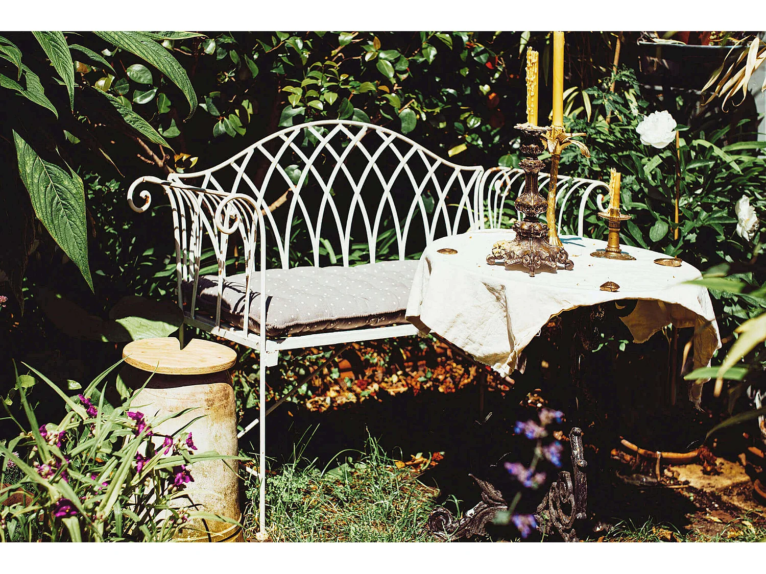 MilaniHome.it - Panca 2 Posti In Ferro Per Interno Esterno Ingresso Portico Piscina Giardino Veranda Ristorante Bar Albergo Agriturismodi coloreBianco