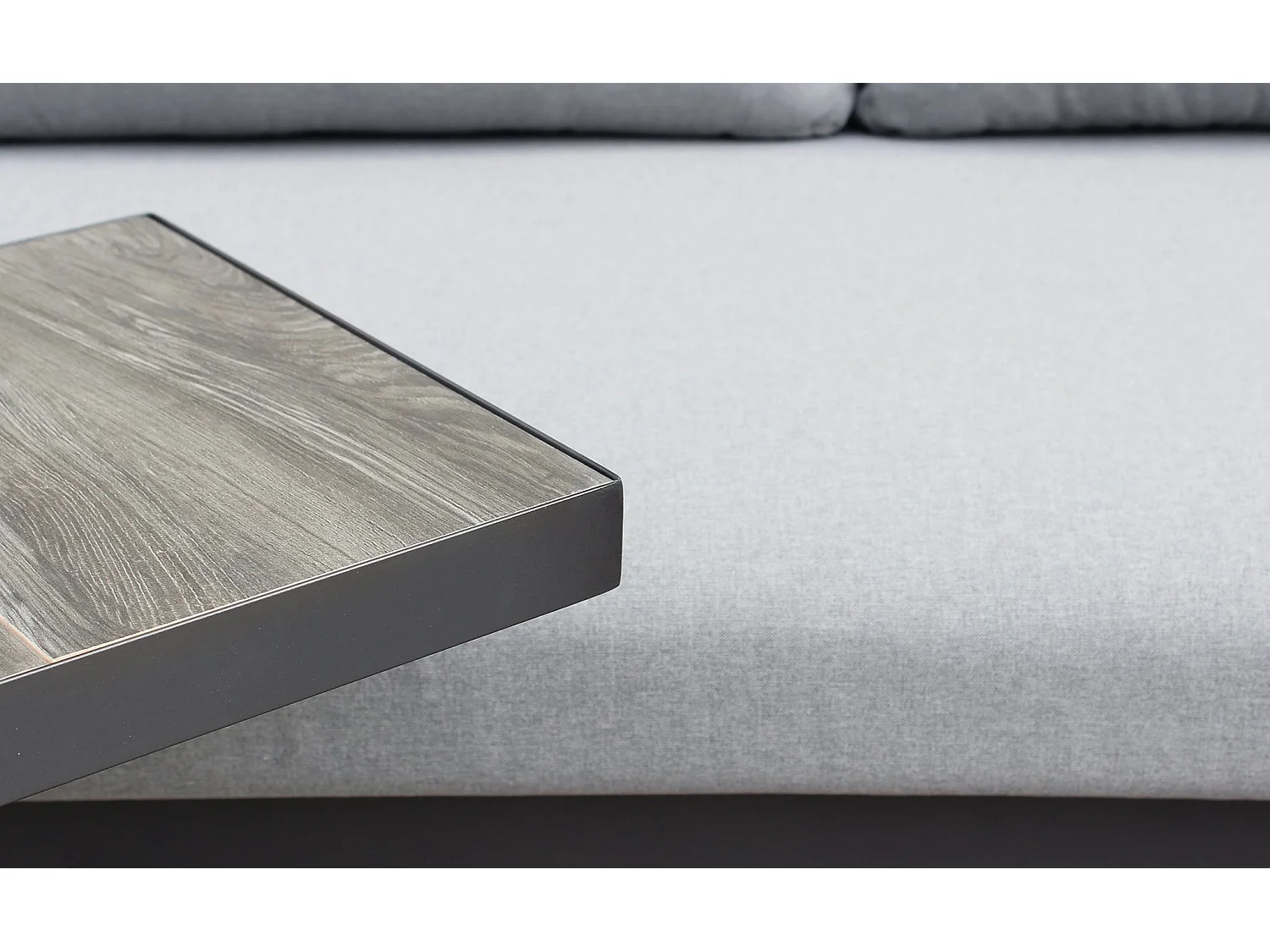 MilaniHome.it - divano da giardino in alluminio con tavolino per esterno D.70/135x75/140x75/T.32x40x53di coloreAntracite