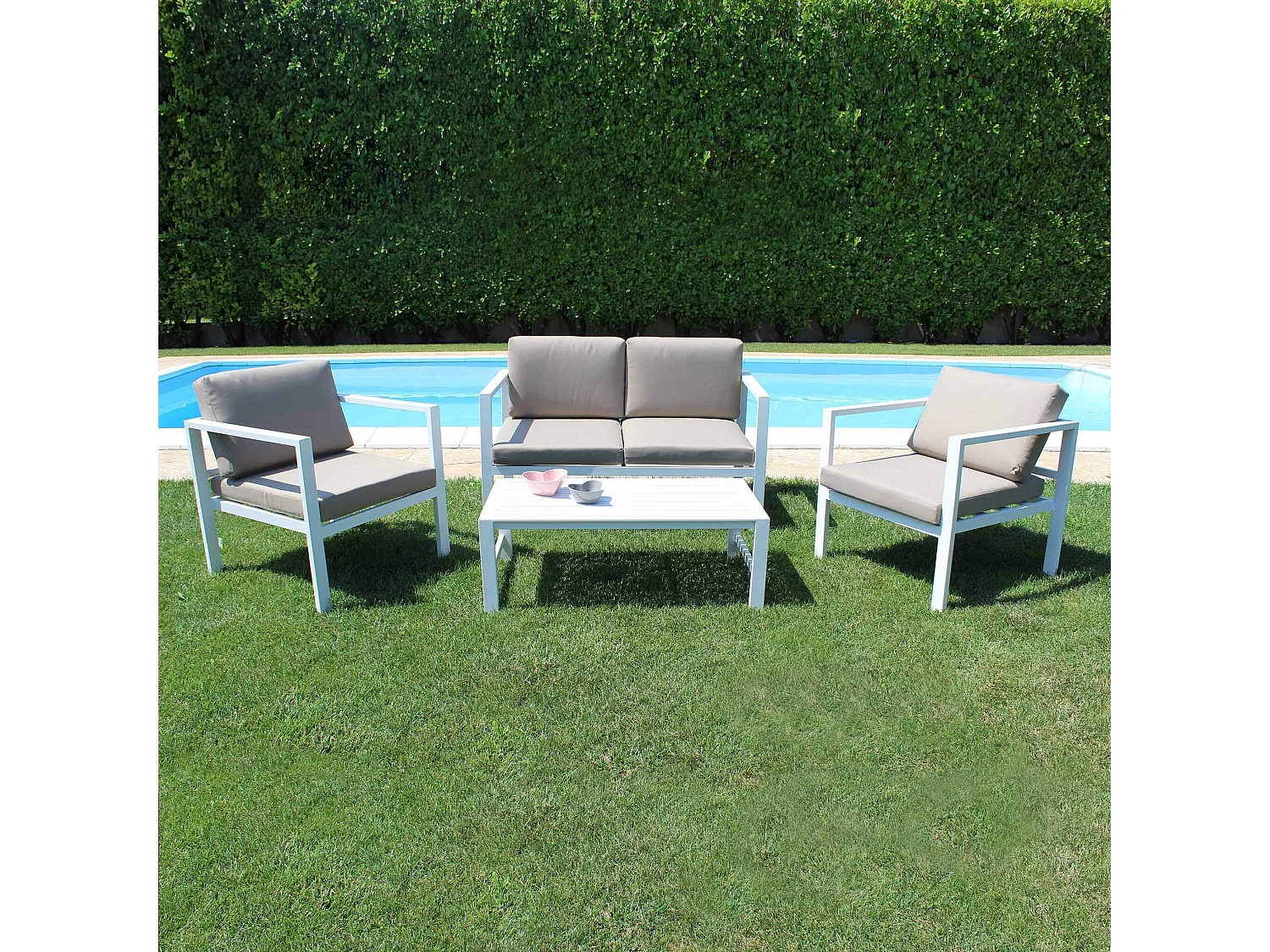 MilaniHome.it - Salotto Da Giardino Set 2 Posti In Alluminio Bianco Da Esterno Portico Per Locale Bar Agriturismo Hotel Albergo Pasticceriadi coloreBianco